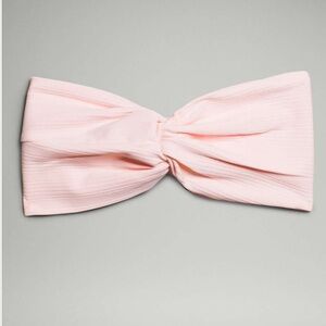 (SOLD) Lululemon Womens Ribbed Nulu Twist-Front HeadbandStrawberry Milkshake
